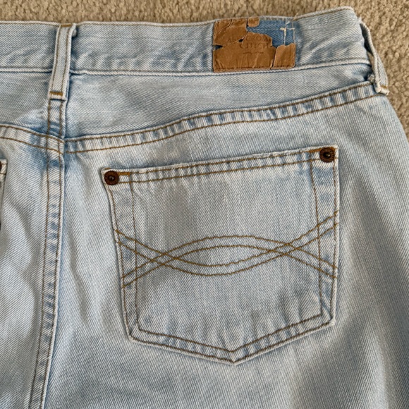 Vintage Y2K Abercrombie & Fitch Women’s Flare Jeans in Light Wash - Picture 7 of 8